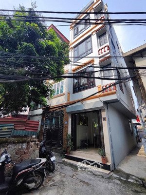 thanh trì- oto đỗ cửa - lô góc- gần trường- gân chợ