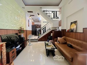 nhà đẹp luxury 35m2, khu dân cư, xóm chiếu, chỉ hơn 3 tỷ