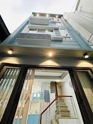 sư vạn hạnh quận 5, 3 tầng 2pn mới đẹp, sổ hồng riêng nhỉnh 3 tỷ