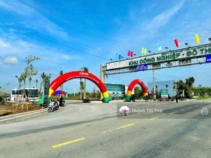 cần tiền bán gấp lô đất sát khu công nghiệp thủ thừa , sổ hồng riêng