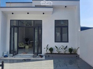 bán căn nhà gần trung tâm tp mới bình dương 100m2 giá chỉ 2tỷ150. lh 