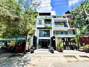 nhà phố hiện đại quận 7 full nội thất cao cấp đẹp quên lối về