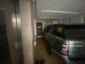 có 102! nhà lô góc cát linh, 3 thoáng, gara ôtô, đường trước nhà 6m, vỉa hè, mặt tiền rộng. dt 73m2