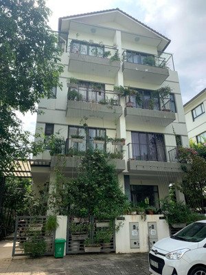 bán biệt thự vườn đào, 252m2, 6 tầng, mặt tiền 14m, khu vip