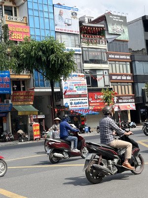 mặt phố hà đông - kinh doanh bất chấp - vỉa hè thêng thang - dt 55m2 - 5 t - 14,2 tỷ.