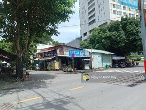 bán gấp nhà góc 2 mặt tiền quốc hương, thảo điền, q2 giá 40 tỷ ( 5x15 cn 75m2 )