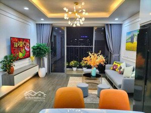 tôi chính chủ cần bán gấp căn 70m, 2 ngủ ban công đông nam, full nội thất đẹp