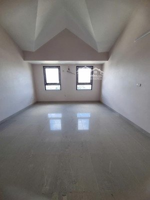 chính chủ cho thuê nhà liền kề 90m2 x 5 tầng khu minh tâm, hồng tiến giá 20 triệu: lh 