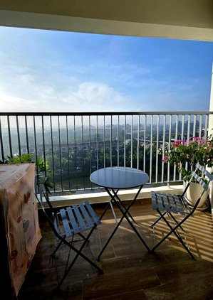 mời thuê căn hộ 2pn 2wc 77m2 đủ đồ view hồ ban công đn toà lake 2 aqua bay. hl ạ