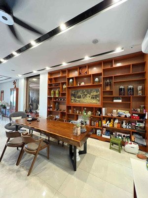 đẳng cấp! lô góc, 3 thoáng phố giảng võ, ngõ thông, ôtô tránh, vào nhà, mặt tiền quyền lực, vỉa hè.