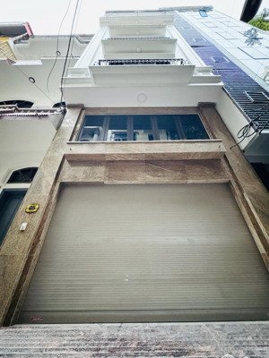 hoàng quốc việt - 6 tầng thang máy - 2 mặt ngõ - ô tô tránh - 60m mt 5.1m - giữ tiền tốt