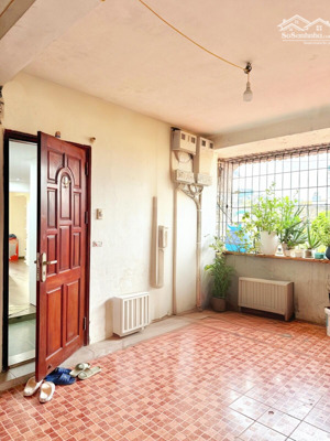 bán nhà căn hộ tập thể nhà đẹp long lanh, lô góc 2 mặt thoáng, ô tô đỗ chân cầu thang, 3.5 tỷ