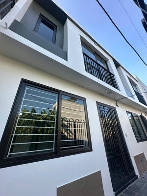 bán nhà 2 tầng xây mới ngõ 374/20 âu cơ, nhật tân, tây hồ