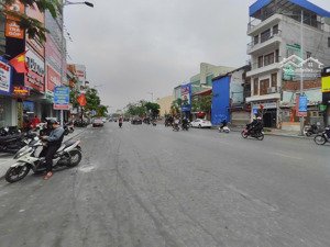 bán nhà mặt đường lạch tray 70m2, ngang 4m, vị trí đẹp, giá 21 tỷ. lh 