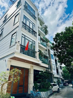 liền kề bộ công an gần hồ định công. diện tích 55m2 5tầng thang máy. oto đỗ ngày đêm. bảo vệ 24/24