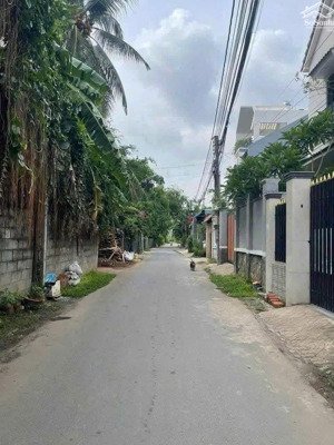 đất dt 5.2x28m sẵn tc 118m gần chợ lái thiêu, thuận an; có sẵn nhà cấp 4, sổ sẵn, có hỗ trợ vay