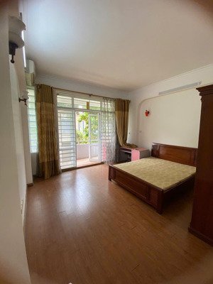 siêu phẩm võ chí công full nội thất châu âu, chỉ 80m ra mặt phố