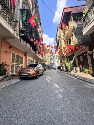 chính chủ cần bán nhà ngọc lâm đường ô tô tránh 40m 5 tầng