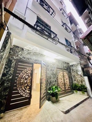 chung cư mini - đối diện đại học y - dòng tiền 140 triệu/ tháng