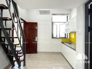 duplex tone trắng sáng, cửa sổ mặt tiền siêu thoáng, nhà mới tiện nghi như chung cư