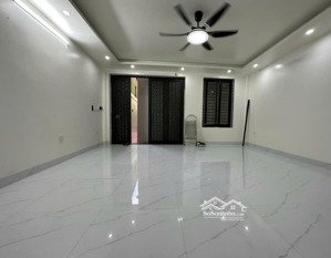 minh khai phân lô 47m 5 tầng thang máy, 1 nhà ra ô tô tránh.