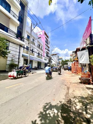 gấp bán - mặt tiền 12m có lề - 4 tầng 5 x 18m - ngã tư bốn xã - cạnh tân phú - chỉ 9.2 tỷ tl mạnh