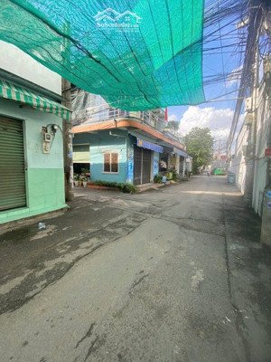 cần bán đất an bình dĩ an cạnh cầu vượt linh xuân