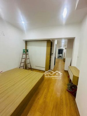 tt phố trần quốc hoàn cầu giấy - tầng 3 - 38.3/80 m² - 3pn - 4,x tỷ