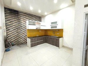 cần bán nhà 2 tầng 2 mê kiệt oto bình an 7 sẵn vào, cách đường lớn vài bước chân