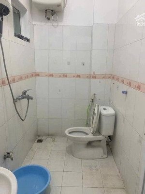 cho thuê nhà nguyên căn gia thuỵ, long biên 40m2 4 tầng. lh 