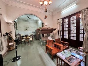 bán nhà 4 tầng đường láng 125 m2 mặt tiền 13 m giá 15.5 tỷ