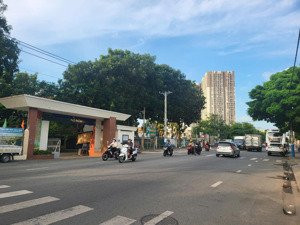 đất lái thiêu ngay chợ đầu cổng vsip 1 diện tích 104m2 nhựa thông