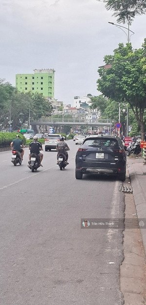 mặt phố ngọc lâm 2 mặt phố - view hồ . đối diện nhà là chung cư mipec - 120m - giá 38ty.