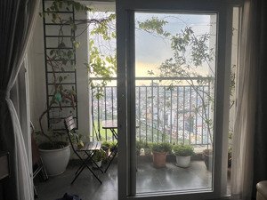 cho thuê chcc 3 ngủ, 101 m2, đầy đủ nội thất khu ngoại gia đoàn.