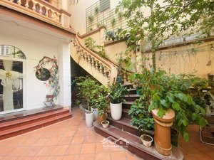 nhà sân vườn thái hà 100m2x4t mt5m oto đỗ cửa nhiều phòng sử dụng vị trí tiện nhiều mô hình 30tr/th