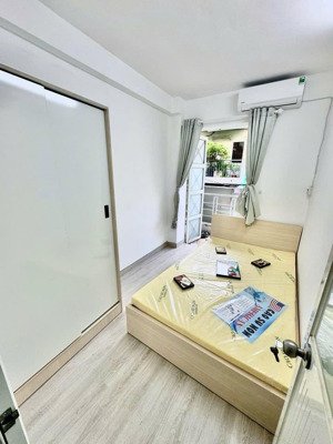 cho thuê căn 2 phòng ngủ quận 4 có ban công trống sẵn ở liền