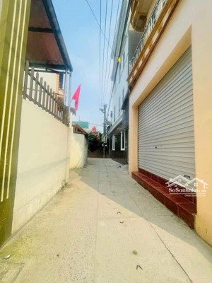 bán căn nhà 3 tầng duy nhất tại xã an khánh . giá ~ 5 tỷ