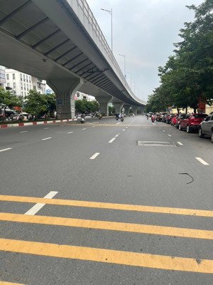 bán gấp.nhà minh khai. hbt. 35m. ôtô đỗ cửa. kinh doanh.