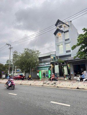 bán nhà mặt tiền huỳnh tấn phát vị trí kinh doanh đắc địa giá rẻ dt 92m2 giá 11tỷ800. lh 