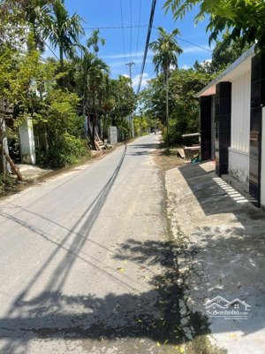 mặt tiền đường chính 7m5. cẩm nê, hòa tiến. 200m2 ont. chỉ 1ty950 thương lượng. sạch đẹp