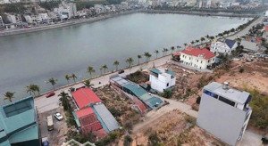 chủ cần tiền cho con du học mỹ bán ô đất tuyến 2 view hồ hùng thắng gần cà phê cá koi