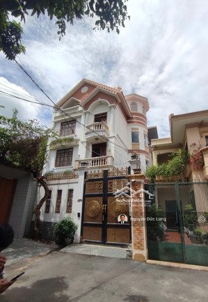 không ở hết cho thuê biệt thự full nội thất cao cấp thảo điền, q2 cực kì yên tĩnh, đầy đủ tiện nghi