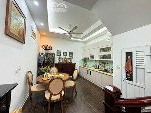 bay nhanh ! bán nhà mặt phố nguyễn công hoan - vip ba đình - vị trí vàng -kinh doanh -giá đầu tư !