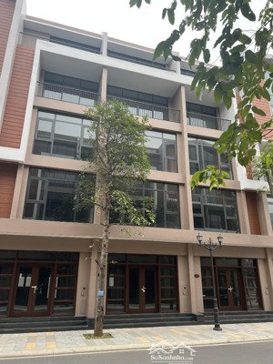 bán căn liền kề 54 m2 vin 3 hoàn thiện 3 tầng cạnh biển hồ, cam kết giá tốt nhất thị trường.