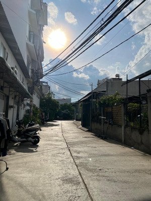 bán nr tại bình hưng hòa a, 114,6m2, 3 tầng, mặt tiền 5m, ngõ 6m