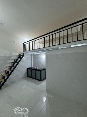 duplex siêu rộng thang máy hầm xe không giới hạn người ở ngay học viện hàng không tân bình