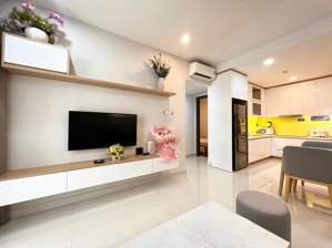 cho thuê 2pn cc saigon royal 35 bến vân đồn, phường 12, quận 4 diện tích 60m2 2pn 1wc full