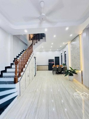 bán nhà lạc long quân - tây hồ dân xây 43m2, 5 tầng, mt 4m, 8,3 tỷ