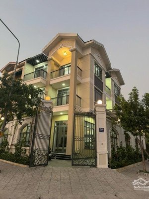 bán gấp biệt thự siêu đẹp, khan hiếm mt bùi tá hán, q2 - dt: 8x20 hầm 3 tầng - giá bán 37 tỷ