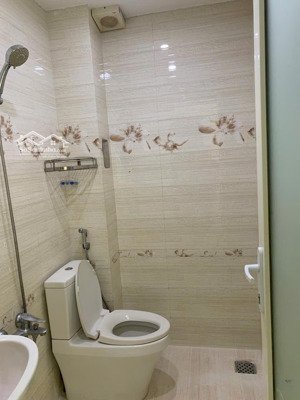 bán nhà ngay góc khu bảy hiền trường chinh, cmt 8. p11, tân bình. 3,5 x 16m. 4 tầng. giá 8,5 tỷ tl